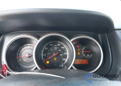 2010 Nissan Versa 1.8S z USA, uszkodzony, nr VIN 3N1BC1CP4AL351533